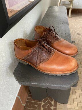 Oxfords / saddle shoes leather tan and brown size 8